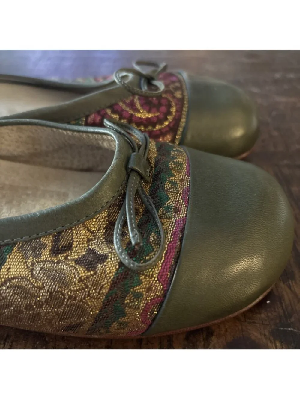 Naked Feet Women’s Slip On Green Leather w/ Multi Color Boho Print Sz 9.5-Brazil